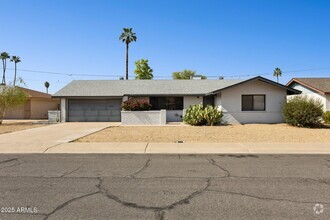 Building Photo - 1224 E Del Rio Dr