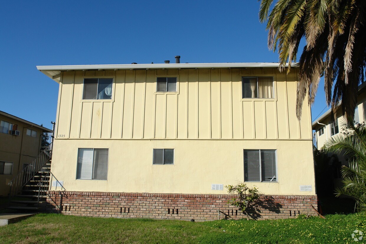 Building Photo - 1325 San Tomas Aquino Pky