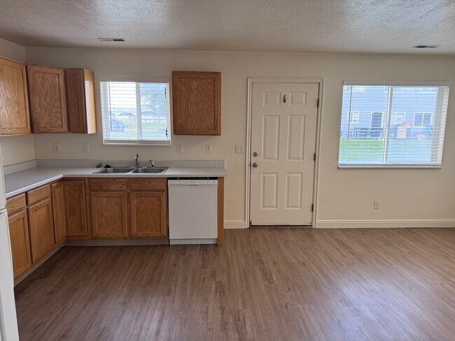 Building Photo - 2455 W 450 N