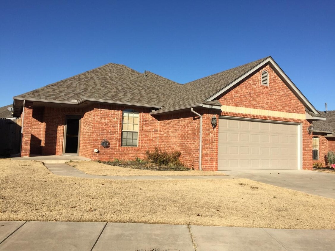 813 SW 37th St, Moore, OK 73160 House Rental in Moore, OK