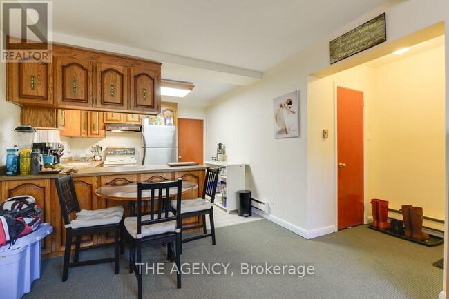 Building Photo - 75 Keele St