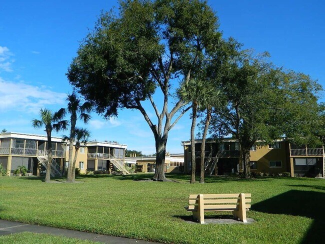 Building Photo - 1000 Lake of the Woods Blvd