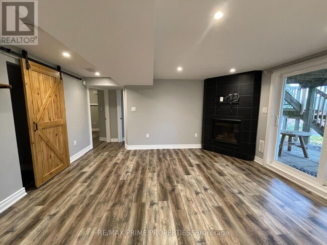 Building Photo - 315 Kirby Crescent