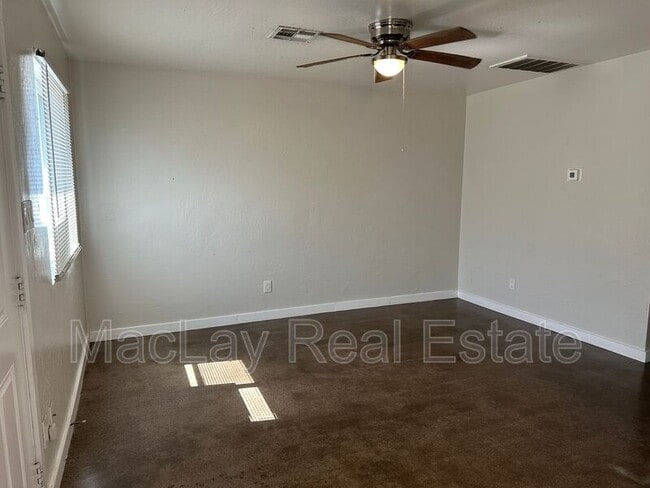 Building Photo - 2918 E Roeser Rd