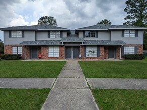 Building Photo - 1535 Savannah Dr