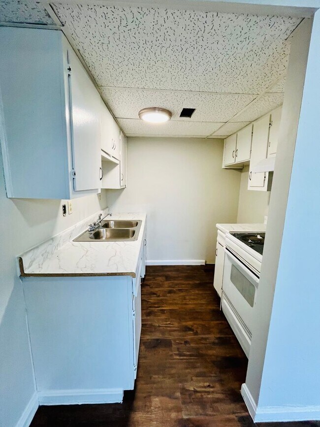 Foto del edificio - Town Pointe Apartments