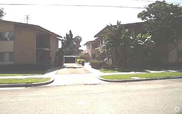 Building Photo - 1711 Oxley St