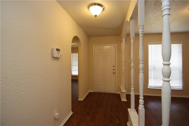 Building Photo - 7017 Crosswood Dr