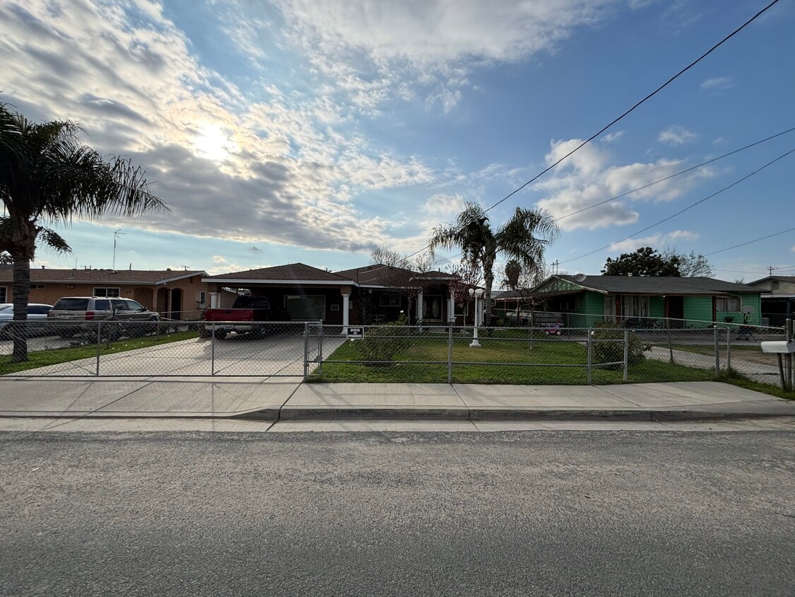 Foto principal - 107 S Cottage St