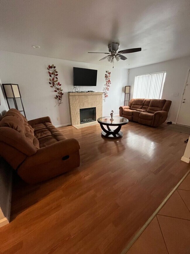 Foto del edificio - House for Rent Minutes from Mexico Border