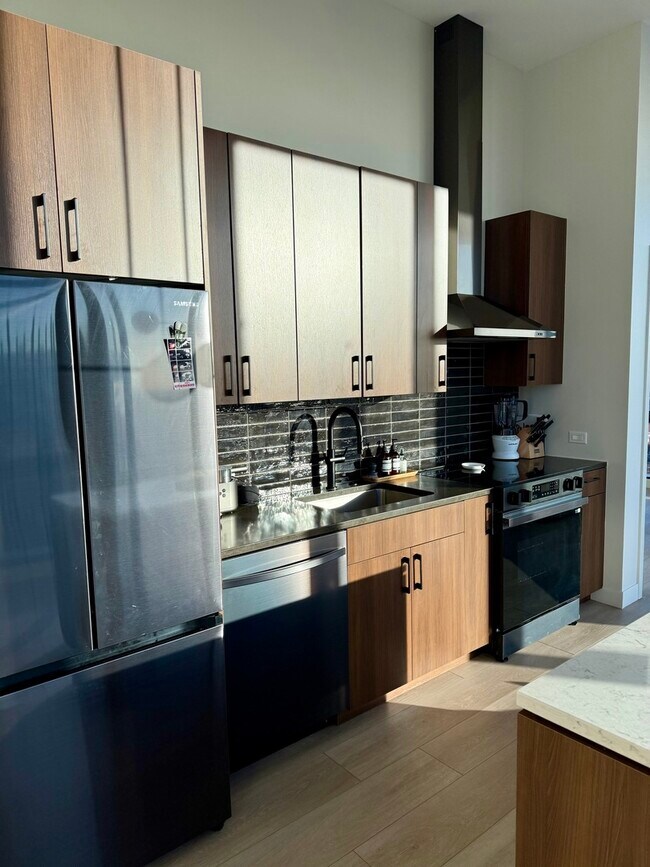 Foto del edificio - 1101 W Van Buren St