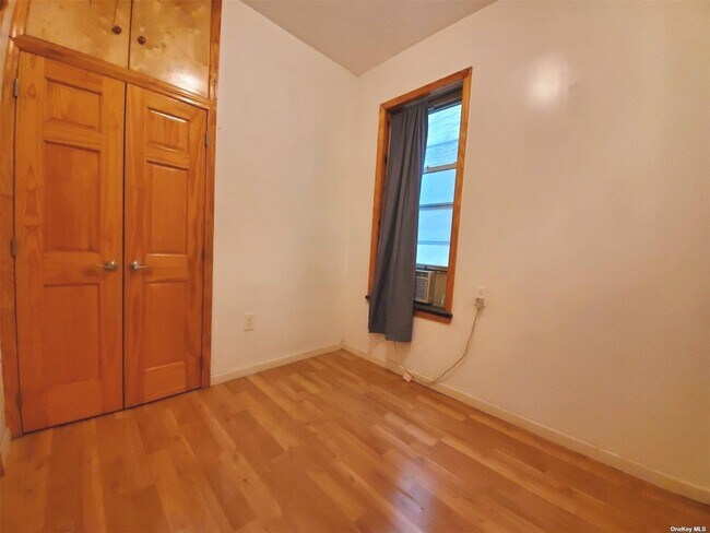 Building Photo - 457-440 40th St