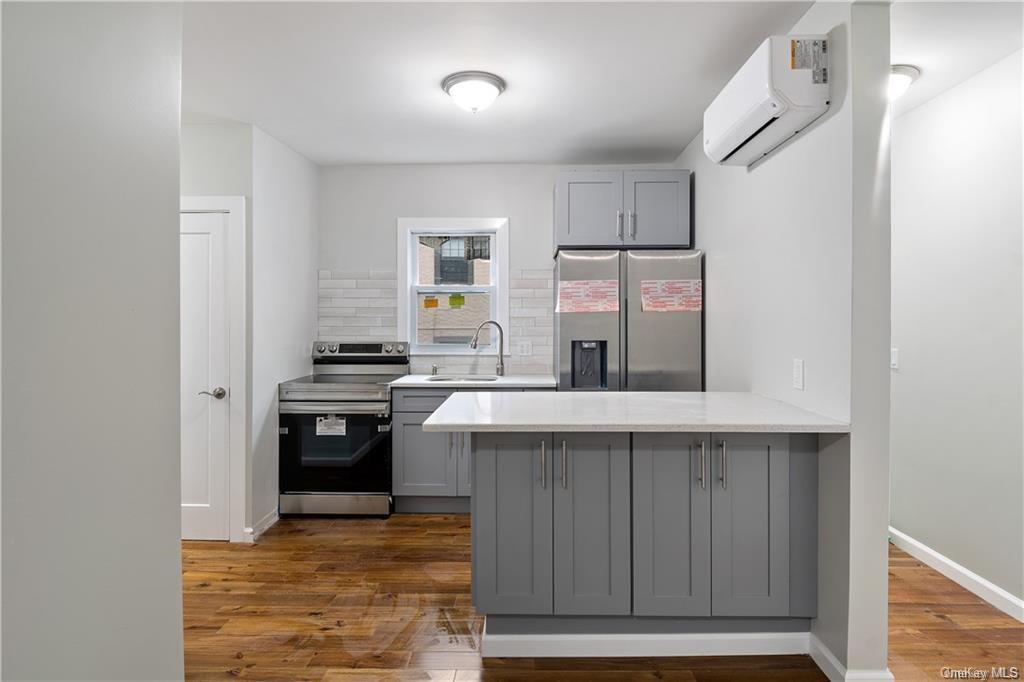 Primary Photo - 77 Chatsworth Pl
