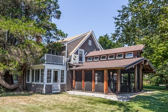 Building Photo - 116 Overshore Dr E