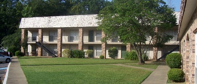 Building Photo - Stratford Manor