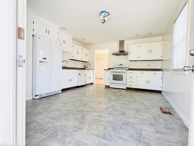 Building Photo - 2904 Stork Ct