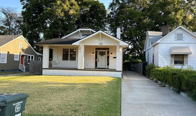Building Photo - 1316 Snowden Ave
