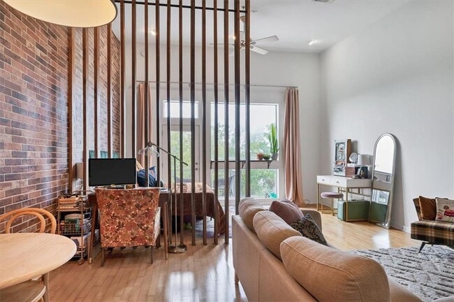 Foto del edificio - 2931 E 12th St