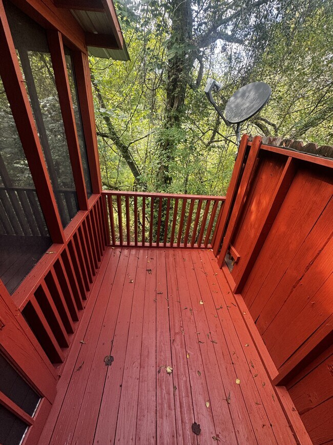 Foto del edificio - 127 Eaglewood Way