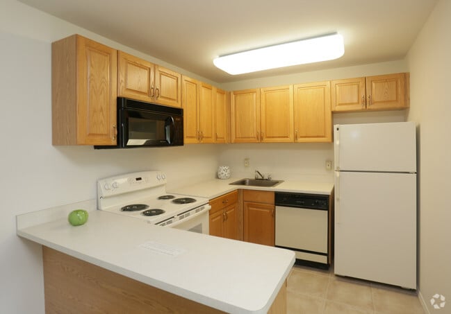 Building Photo - Villas at Pine Hills