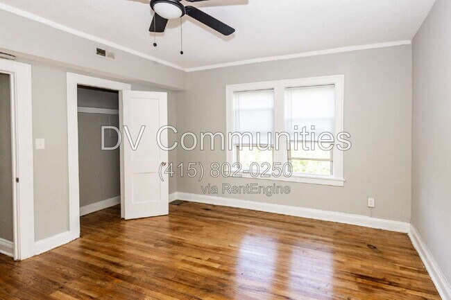 Foto del edificio - 2988 S Moreland Blvd