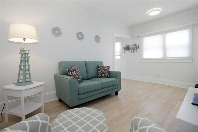 Foto del edificio - 109 Aquidneck Ave