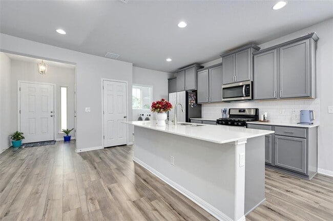 Building Photo - 541 Arrowhead Vine St