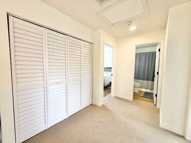 Foto del edificio - Beautifully Remodeled Home Backing to Open Space & High Line Canal Trail!