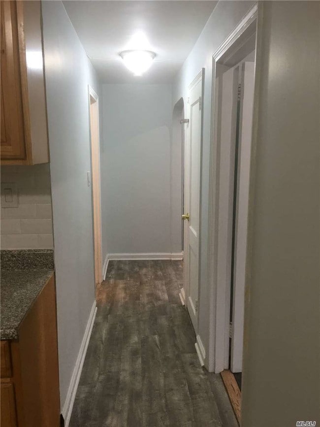 Building Photo - 84-30 Little Neck Pkwy