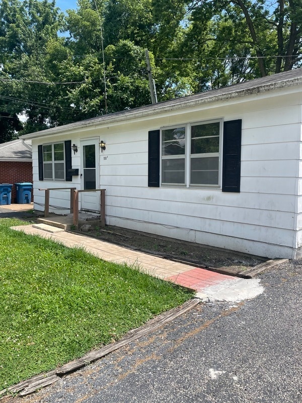 Primary Photo - 100 Highland Pl