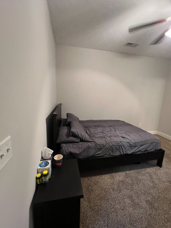 Foto del edificio - 412 Walker Cir