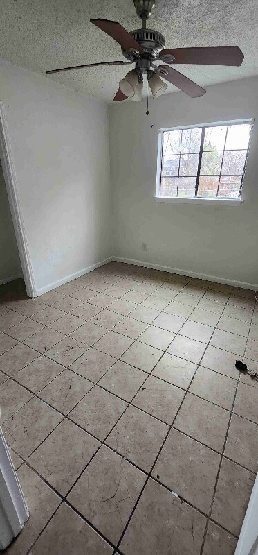 Foto del edificio - 710 W Vestal Pl