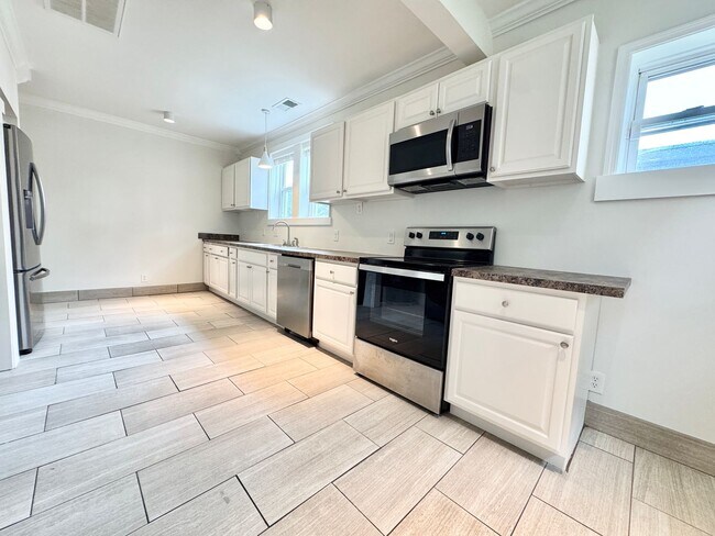 Foto del edificio - 1728 16th Ave N