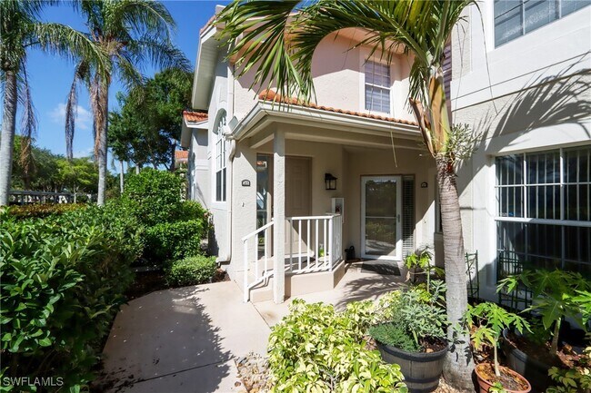 Foto del edificio - 2585 Old Groves Rd