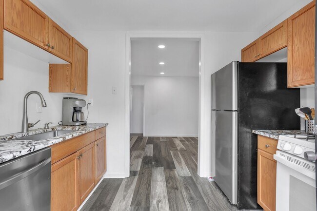 Building Photo - Brookhaven’s Most Desirable Neighborhood