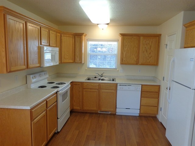 Building Photo - 4029 E Dillons Drive