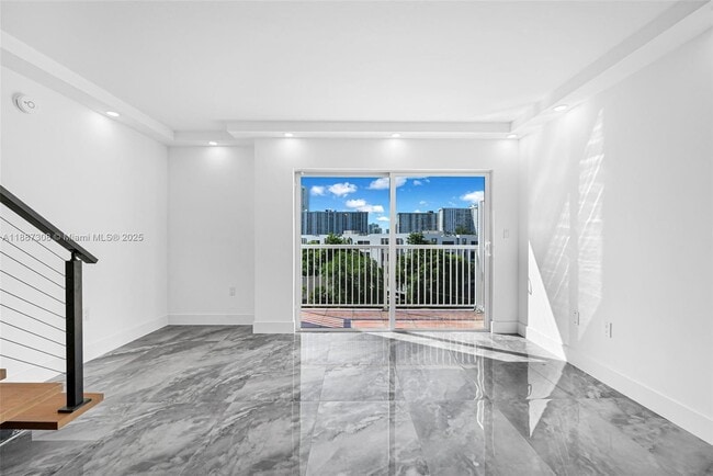 Foto del edificio - 17800 Atlantic Blvd