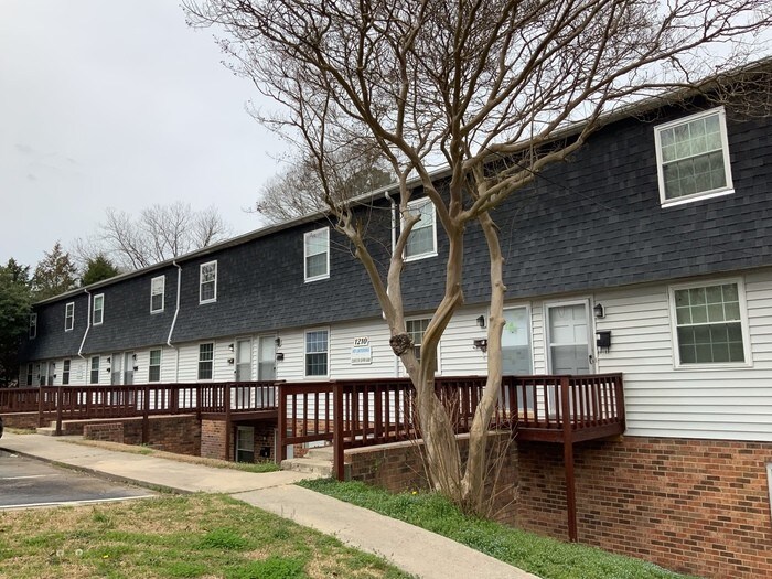 1210 Chesterfield Ave, Lancaster, SC 29720 Townhome Rentals in