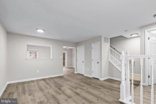 Building Photo - 328 Moseby Ct