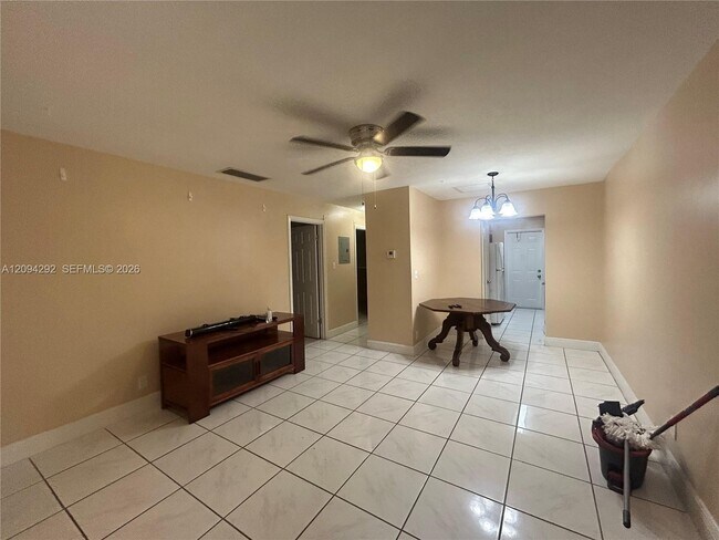 Foto del edificio - 5200 NW 17th Ct