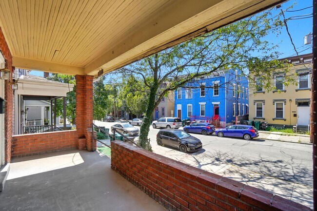 Foto del edificio - 3 Bedroom House Available in Clifton Near ...