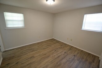 Building Photo - 209 Cypress Dr