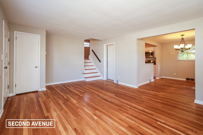 Foto del edificio - 667 Regency DR