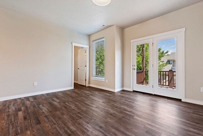 Building Photo - Can't miss Luxury New Townhome in West Bench!