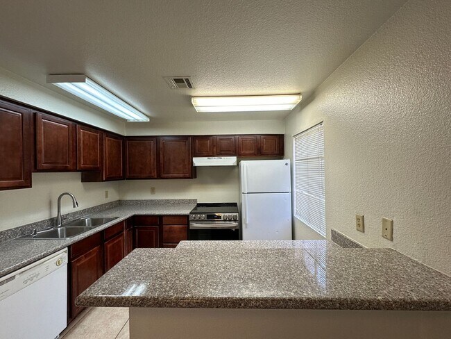 Building Photo - 5280 Indian River Dr