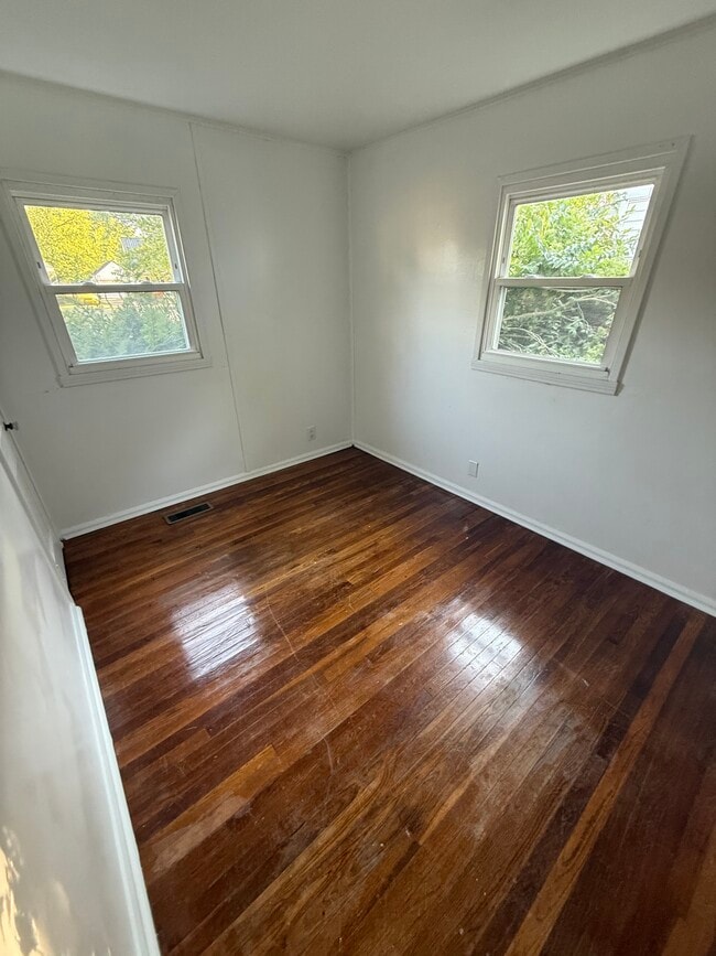 Building Photo - 806 Lonsvale Dr