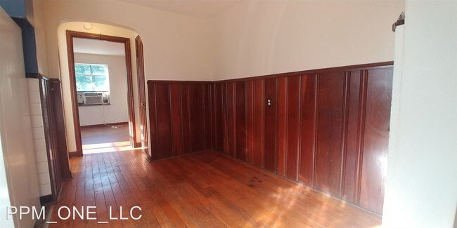 Building Photo - 1627 Summit Rd