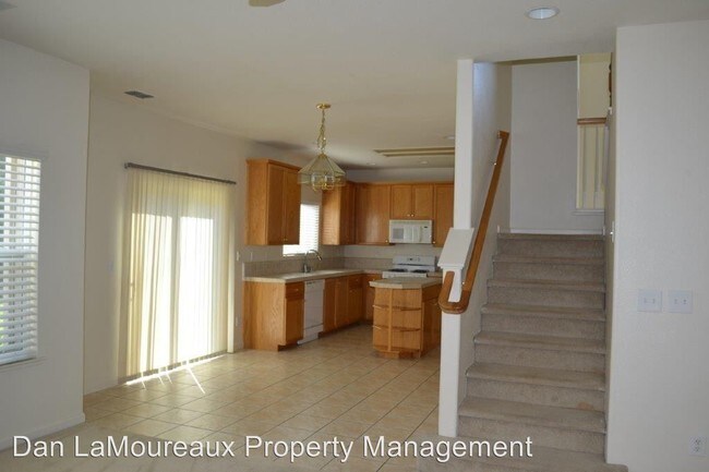 Building Photo - 4 br, 2.5 bath House - 5612 Lawler Street
