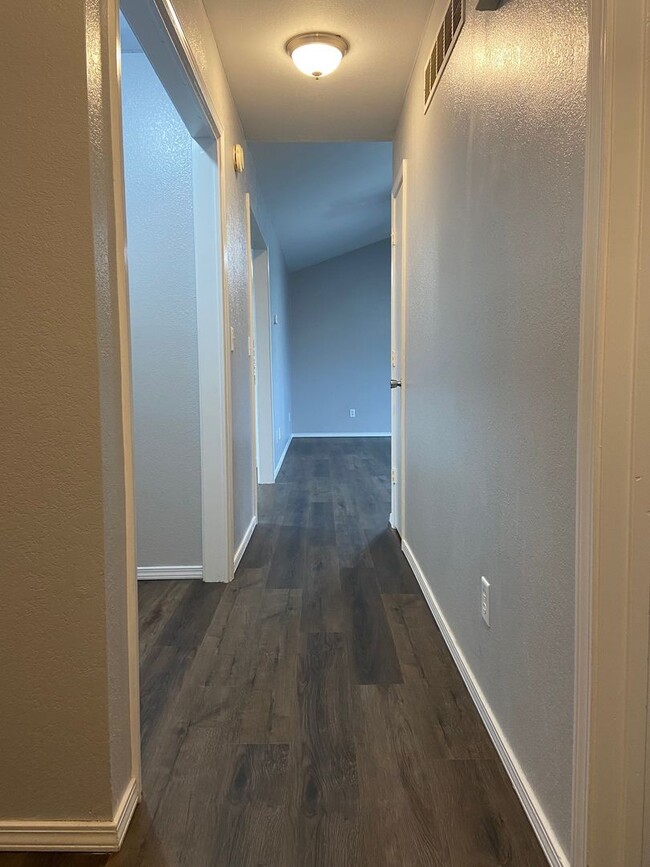 Building Photo - Single Family Home in Branson