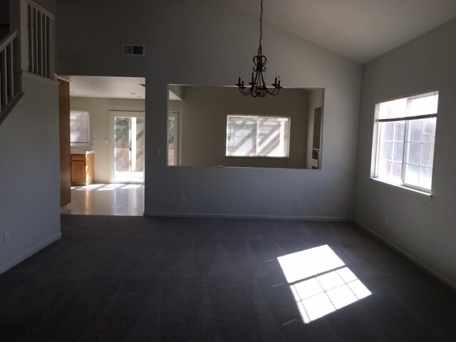 Foto del edificio - Spacious 4 bedroom 3 bath home in Soledad